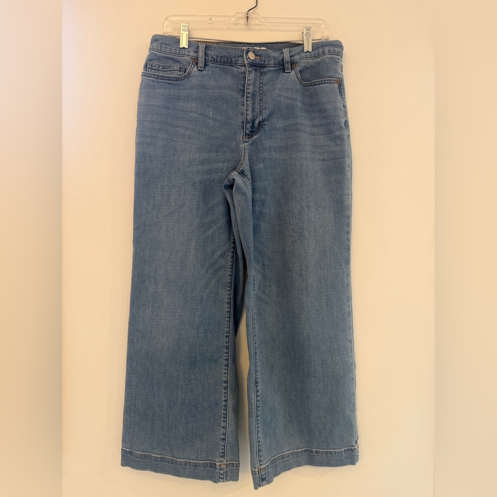 Lands' End 12 P petite Light wash Blue jeans wide leg Flare pants like new EUC